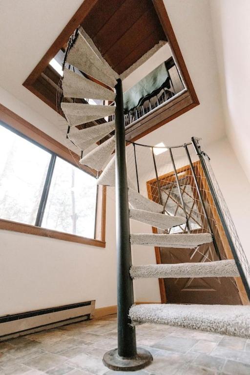 Cabin With Treehouse Views, 3 King Beds, 4 Bunks, And Large Hot Tub! Гетлинбург Екстериор снимка
